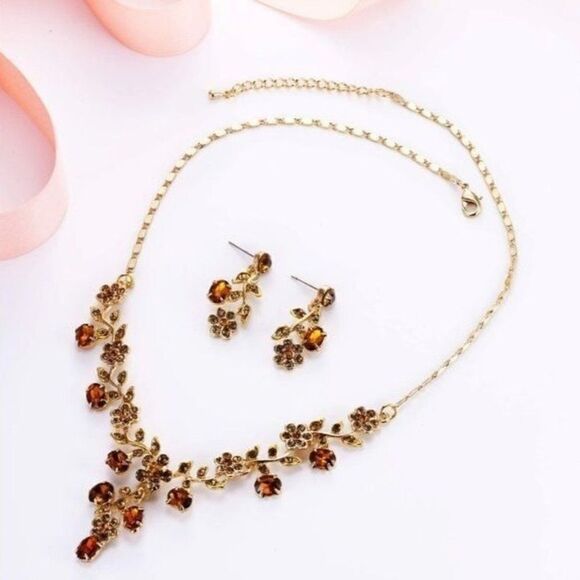 Yellow Gold and Topaz Austrian Crystal Flower Leaf Necklace and Earrings Set - Picture 4 of 6